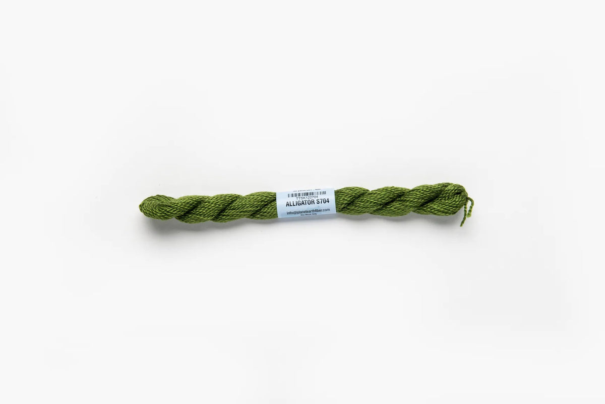 Essentials - 704 Alligator